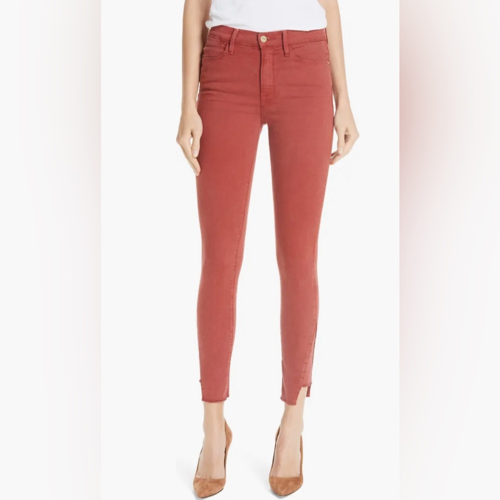 FRAME Le High Side Step Hem Skinny Jeans
Color-Burnt Henna